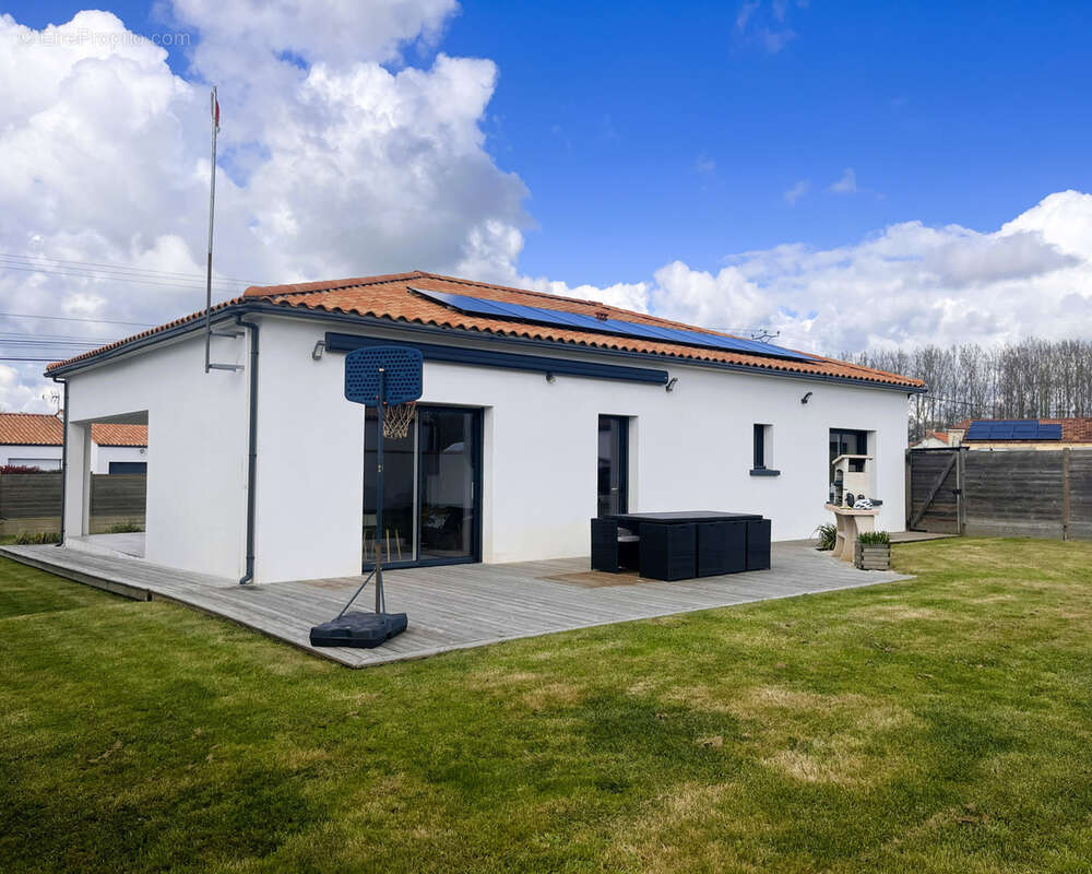 Maison à LE GIROUARD