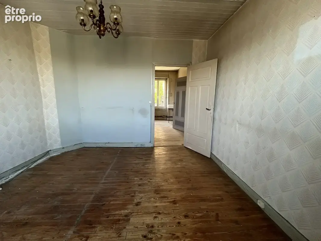 Maison 110 m² à Apchon  - photo 4