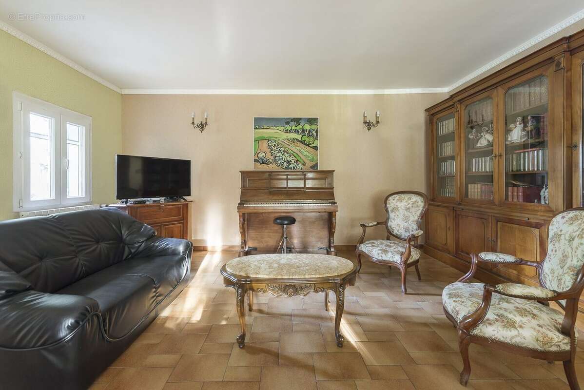 Maison 200 m² à Aix-En-Provence  - photo 5