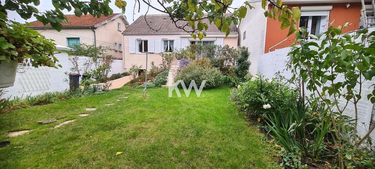 Maison à CORBEIL-ESSONNES