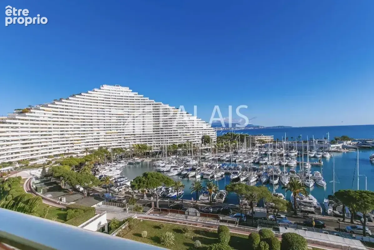 Appartement à VILLENEUVE-LOUBET
