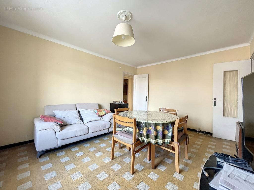 Appartement à MARSEILLE-9E