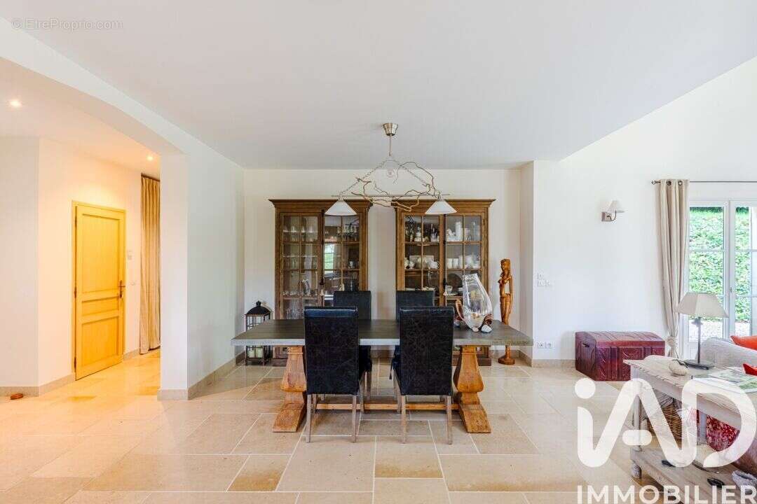 Maison 189 m² à Bethemont-La-Foret  - photo 2