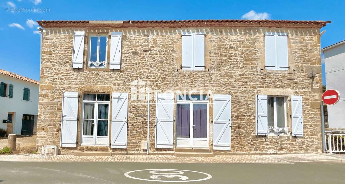 Maison à TALMONT-SAINT-HILAIRE