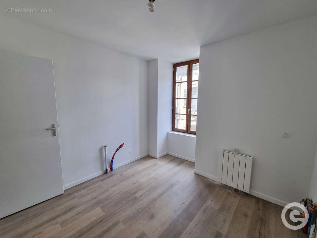 Immeuble de 5 logements au centre-ville d'Avallon avec dépendances - photo 10