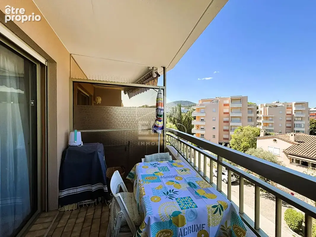 Sainte maxime centre studio cabine  20 m2 et parking - photo 3