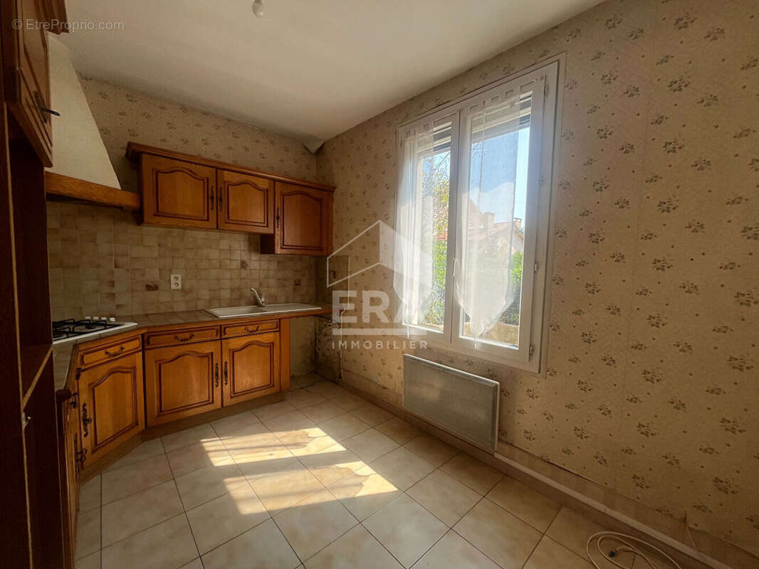 Maison à CHATEAU-ARNOUX-SAINT-AUBAN