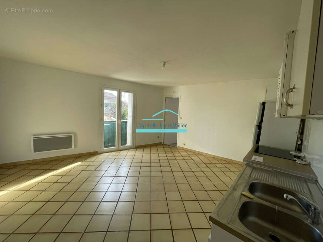 Appartement à VIC-LA-GARDIOLE
