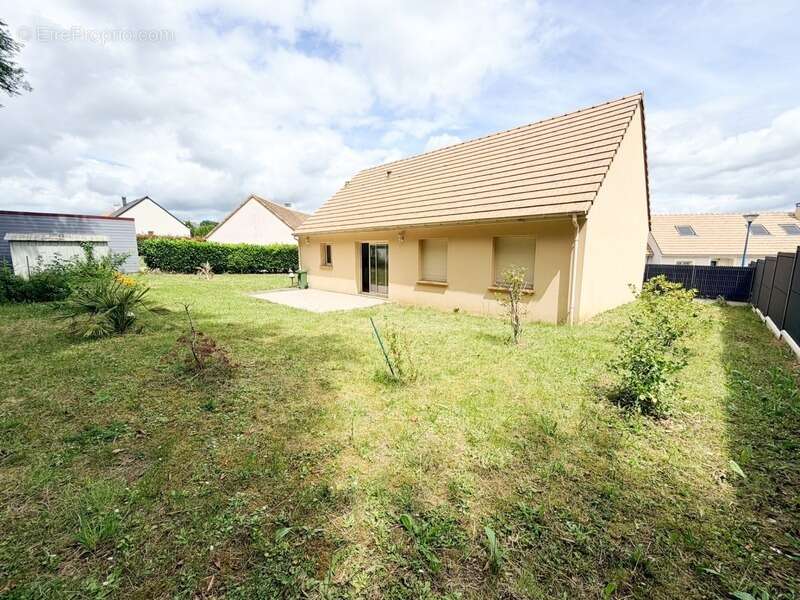 Maison à CONNERRE