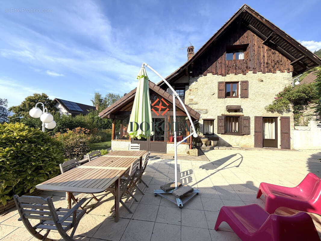 Maison 134 m² à La Combe-De-Lancey  - photo 2