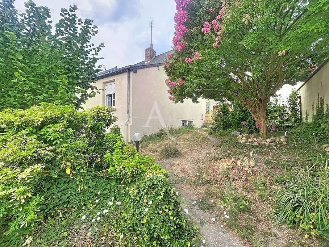 Maison à NYOISEAU