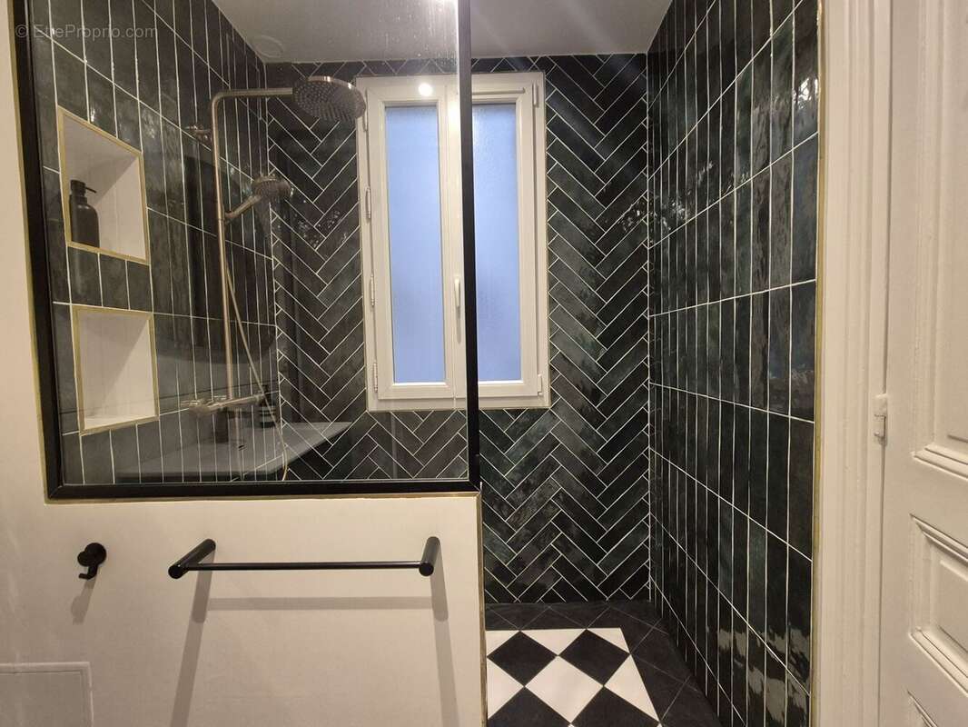 Appartement 79 m² à Paris-18e  - photo 7