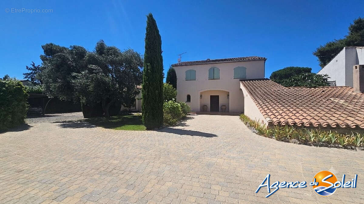 Maison 258 m² à Narbonne  - photo 3