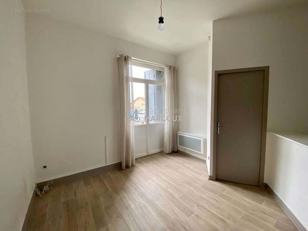 Appartement à VEAUCHE