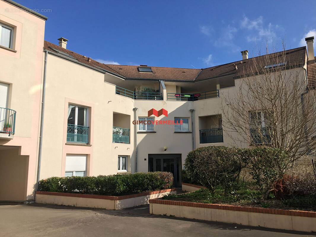 Appartement à VOISINS-LE-BRETONNEUX