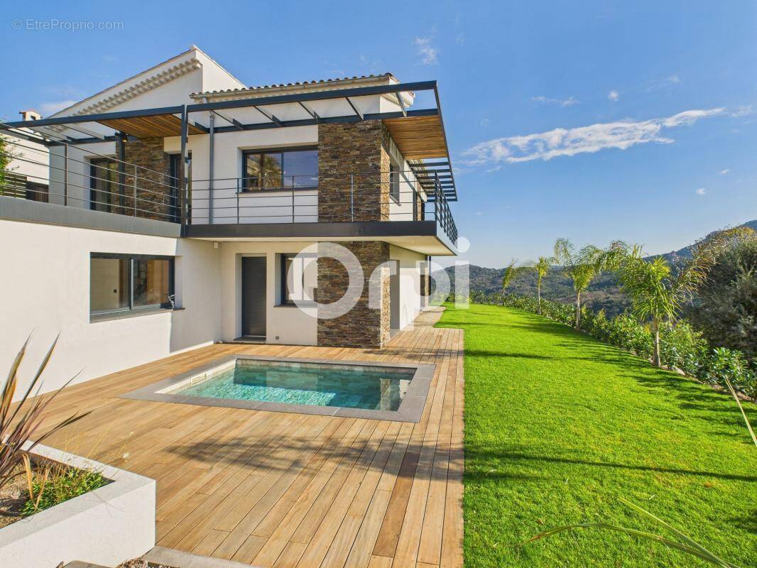 Maison à LES ADRETS-DE-L'ESTEREL