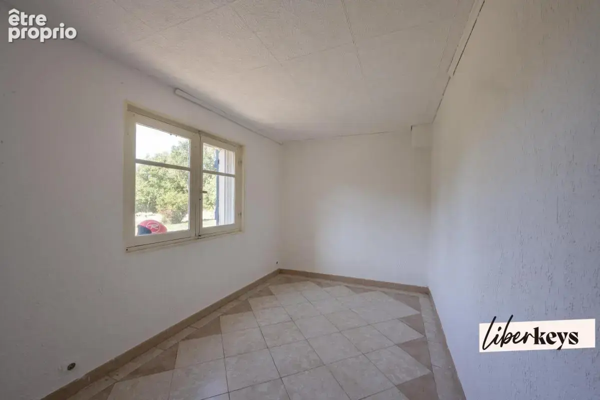 Au calme absolu et dans un parc arboré, propriété 2 habitations et dépendances - photo 16