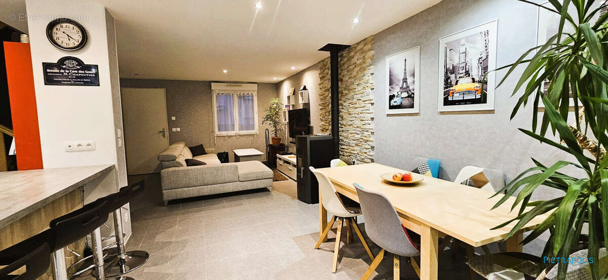 Maison à SAINT-QUENTIN-FALLAVIER