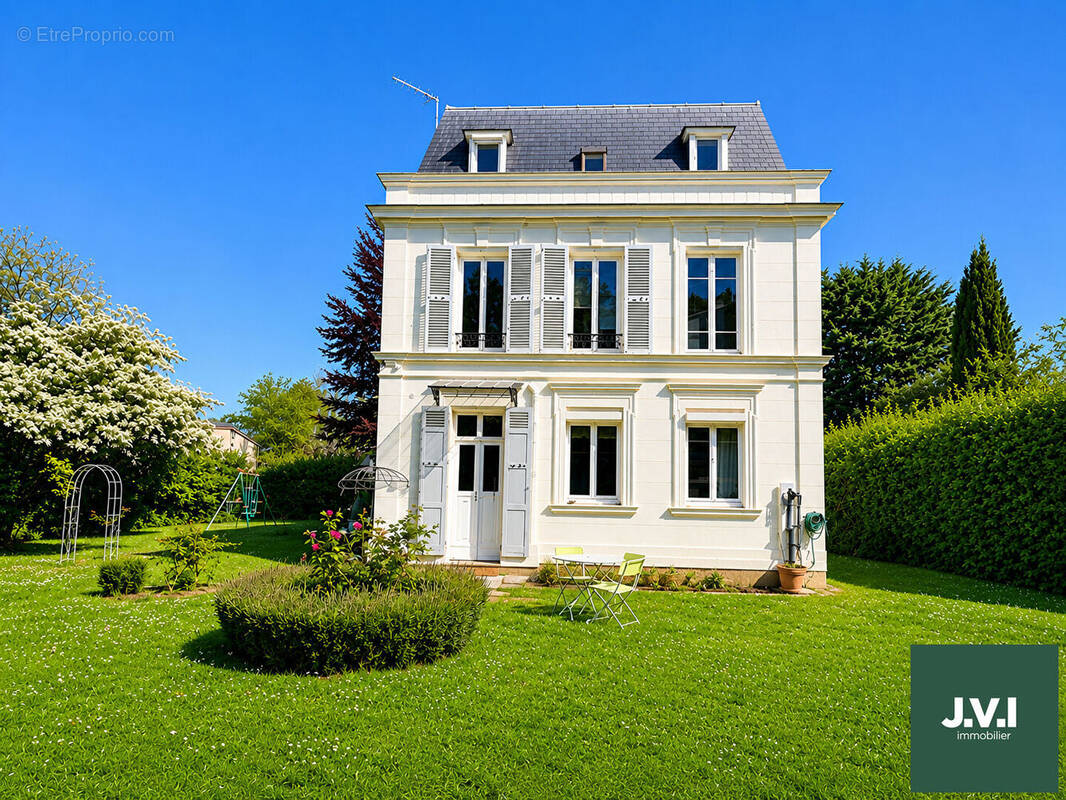 Maison à MONTMORENCY