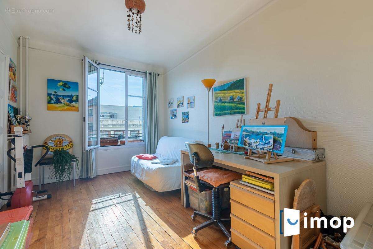 Appartement à PARIS-14E