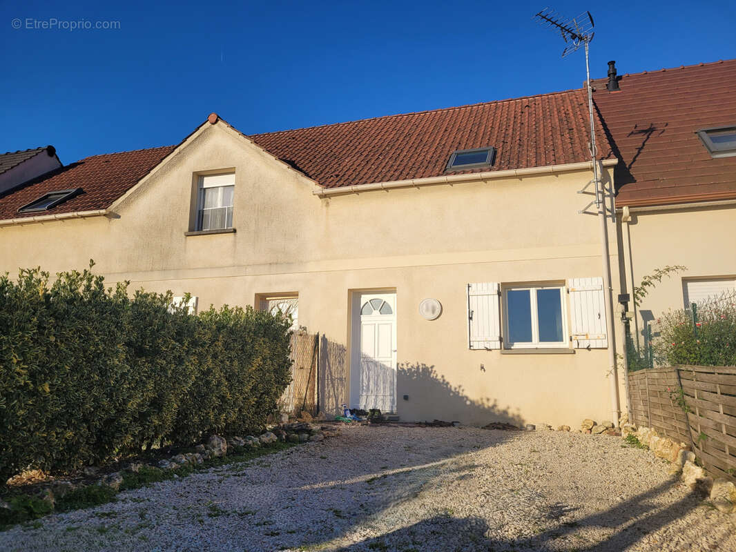 Maison à AUNAY-SOUS-AUNEAU