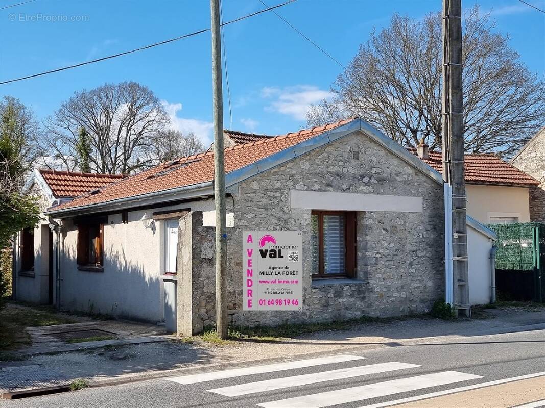 Maison à ONCY-SUR-ECOLE