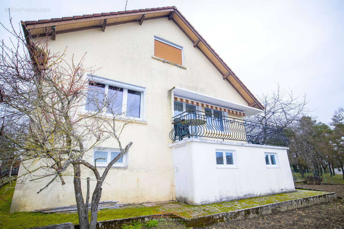 Maison à CONTREXEVILLE