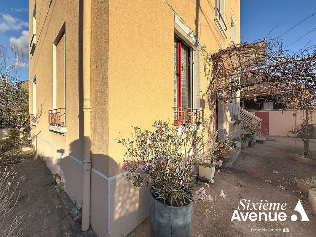 Appartement à LYON-8E