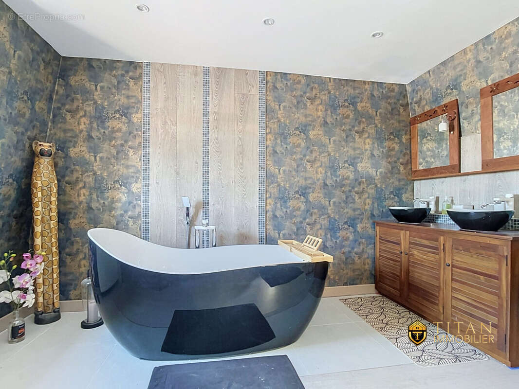 Maison coup de coeur, semi-individuelle, 3 suite parentales, terrasse, Dunkerque (59640) Titan immobilier