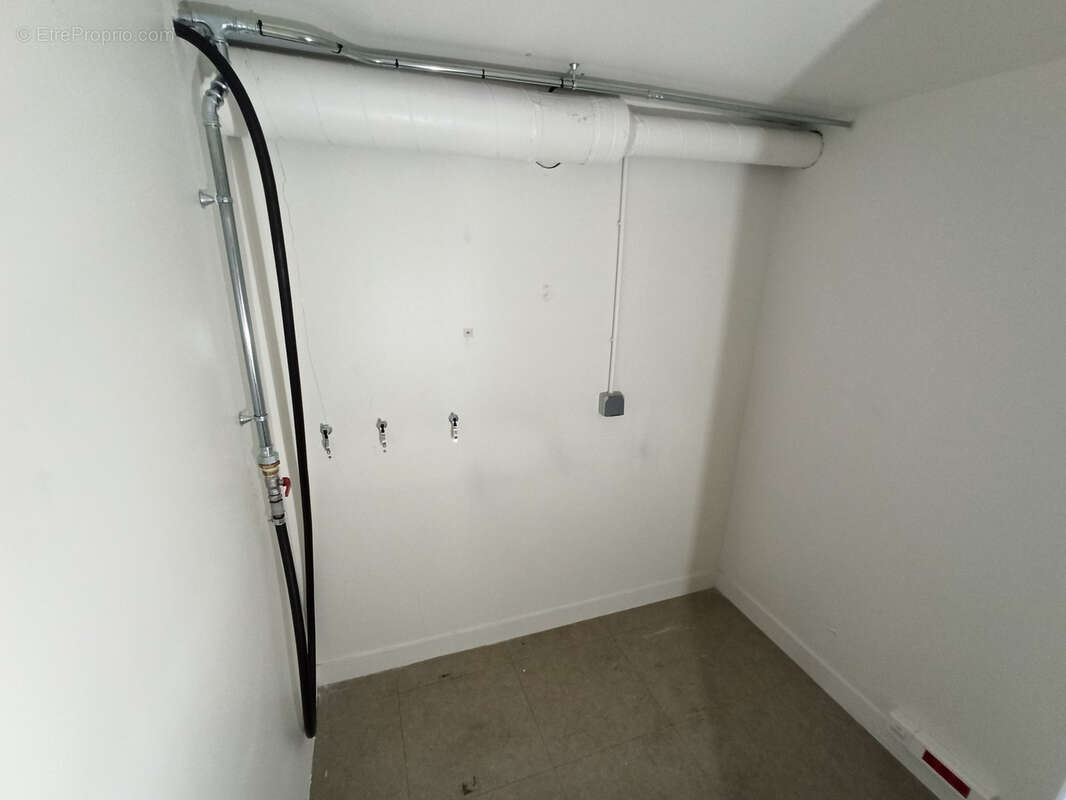 Commerce à SAINT-JUNIEN