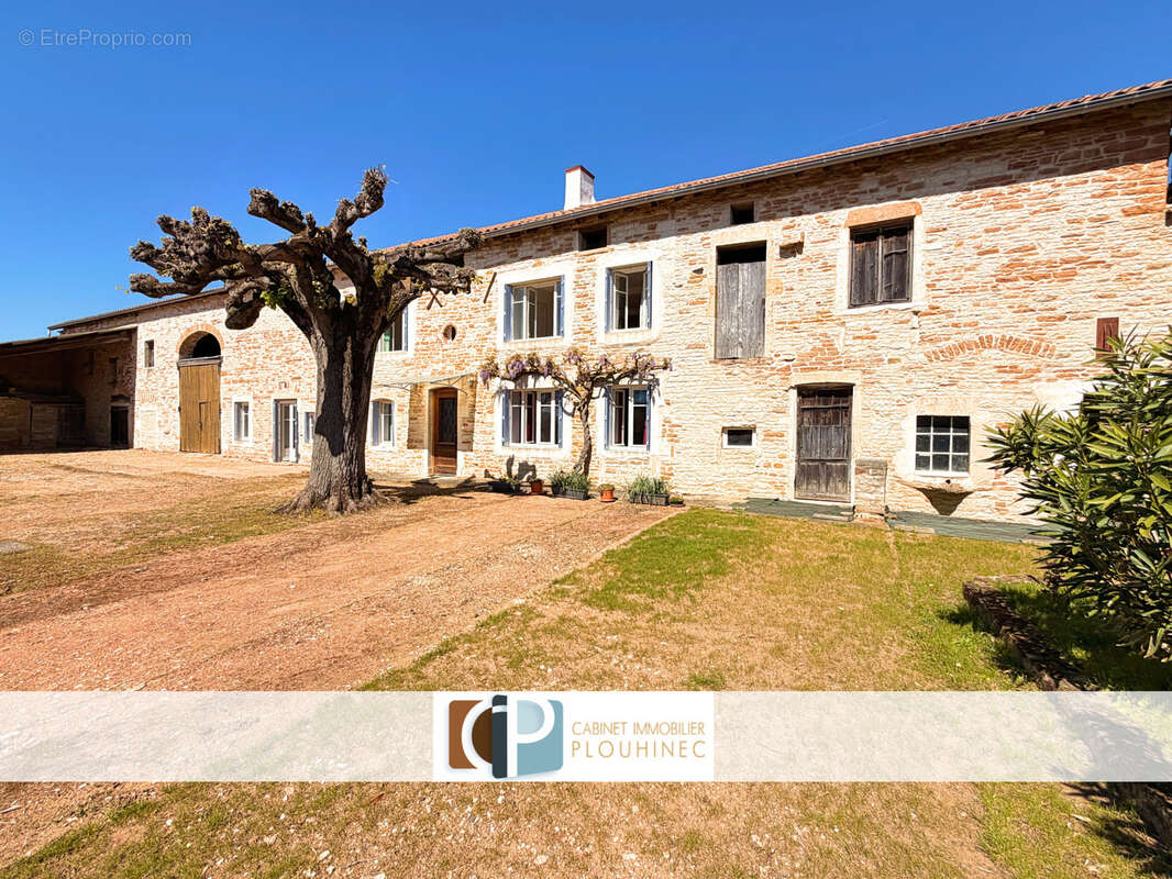 Maison à CLESSE