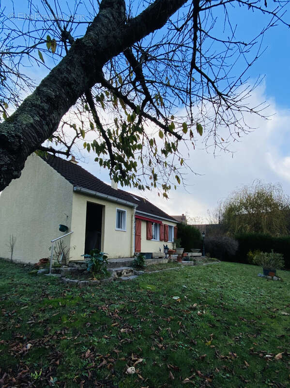Maison à VILLENEUVE-LA-GUYARD