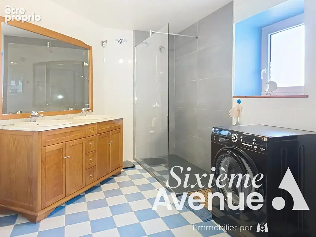 Ferme 180m² entièrement rénovée, 300 m² de dépendances et terrain en partie constructible : un cadre de vie rare ! - photo 8