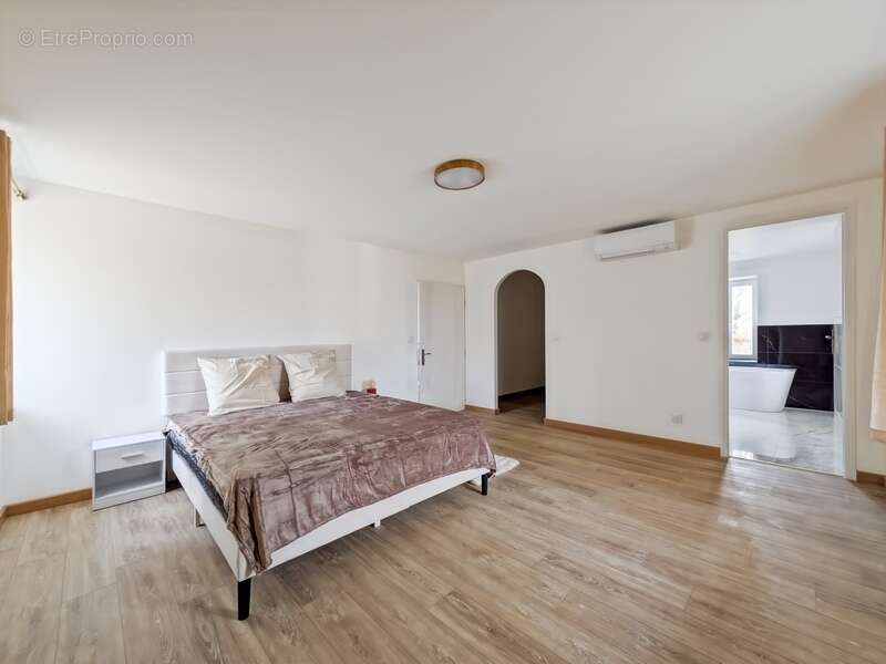 Maison à SAINT-PAUL-EN-CHABLAIS