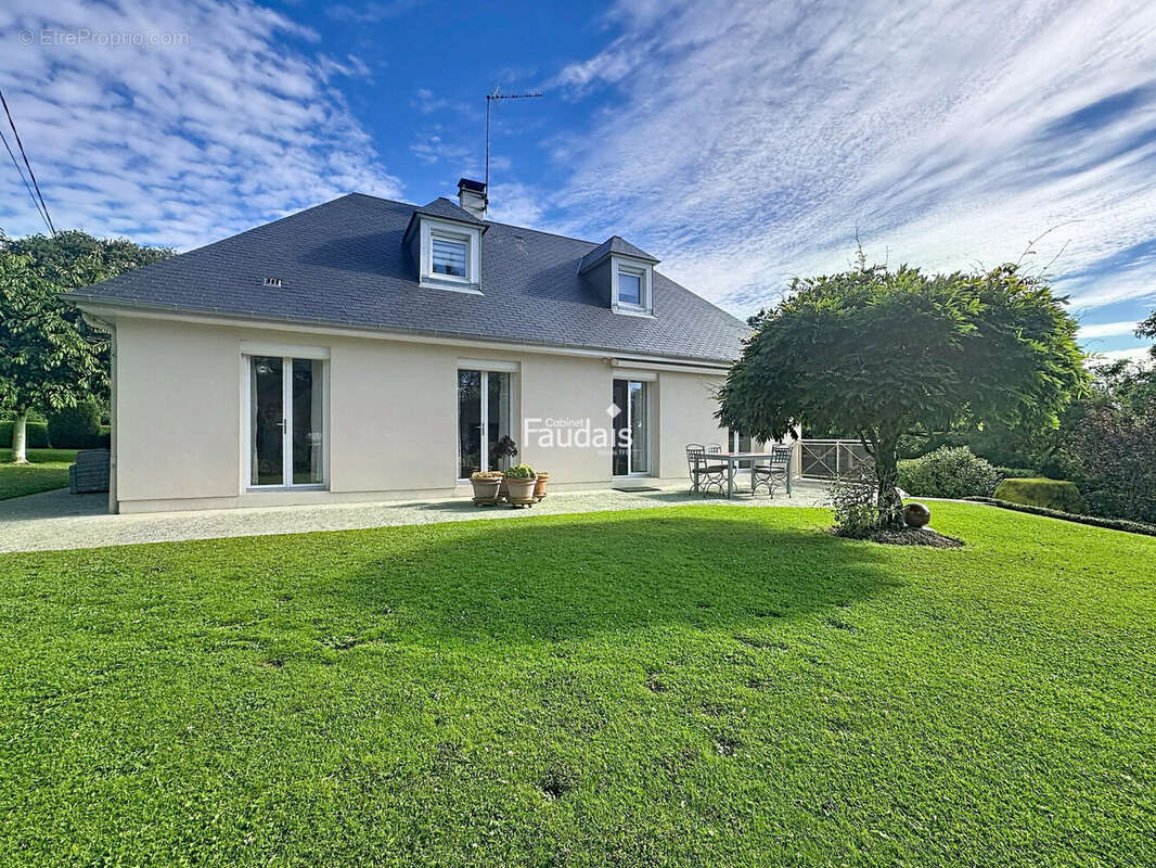 Maison 126 m² à Saint-Gilles  - photo 2