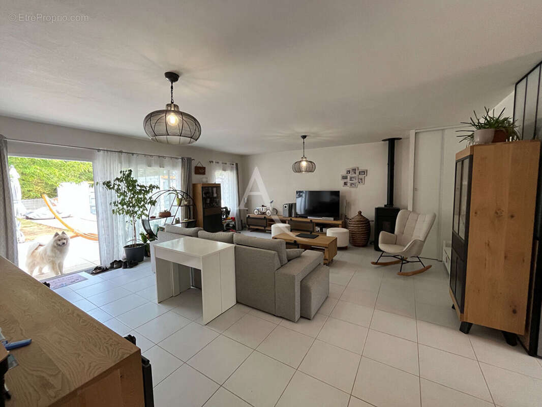 Maison  3 chambres - 2018 - LANDERONDE - photo 3