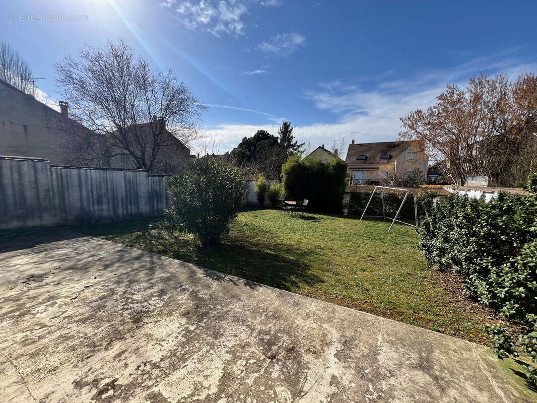 Maison à VILLENEUVE-LE-ROI