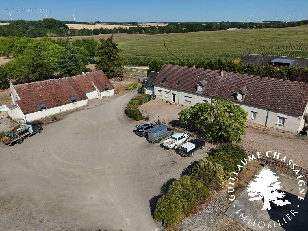 Maison 512 m² à Issoudun  - photo 2