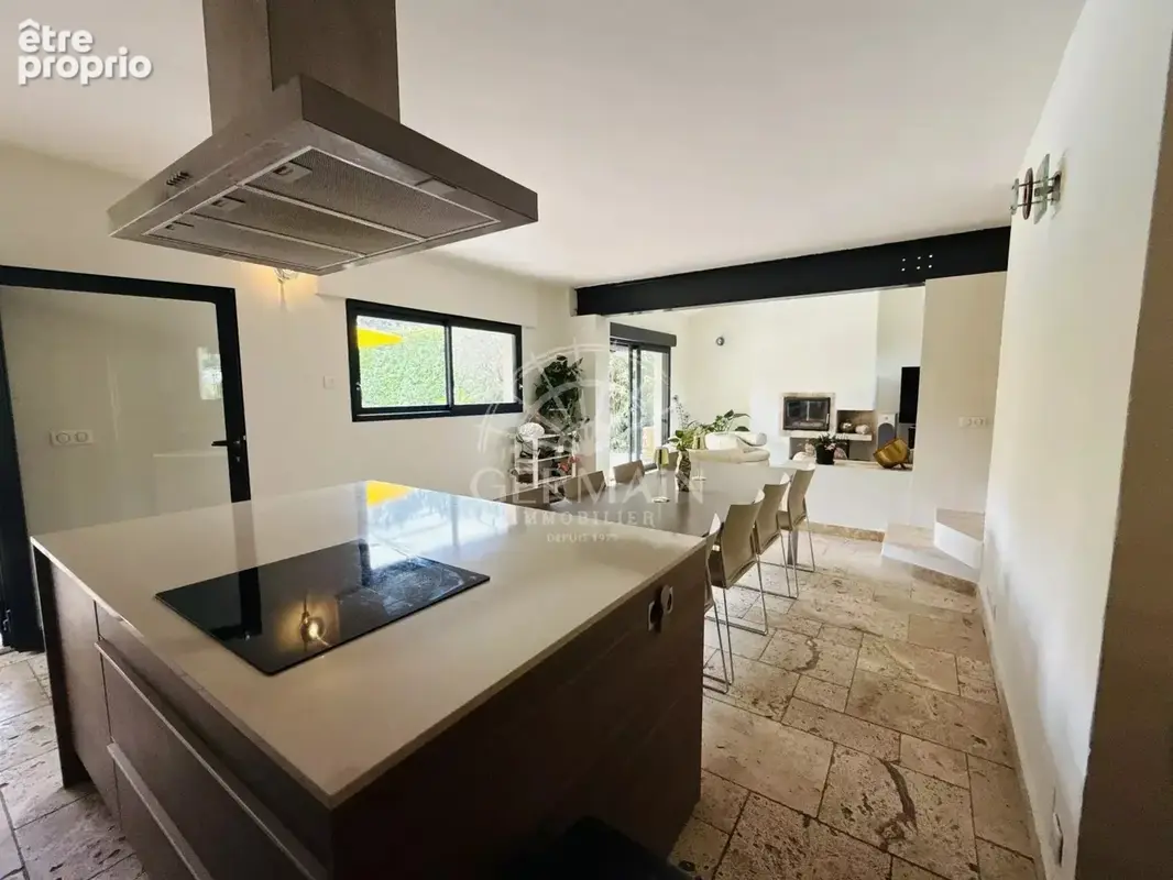 L'Isle-sur-la-Sorgue, à vendre, charmante maison de 105 m² avec piscine et deux garages sur un terrain clos de 1000 m². - photo 3