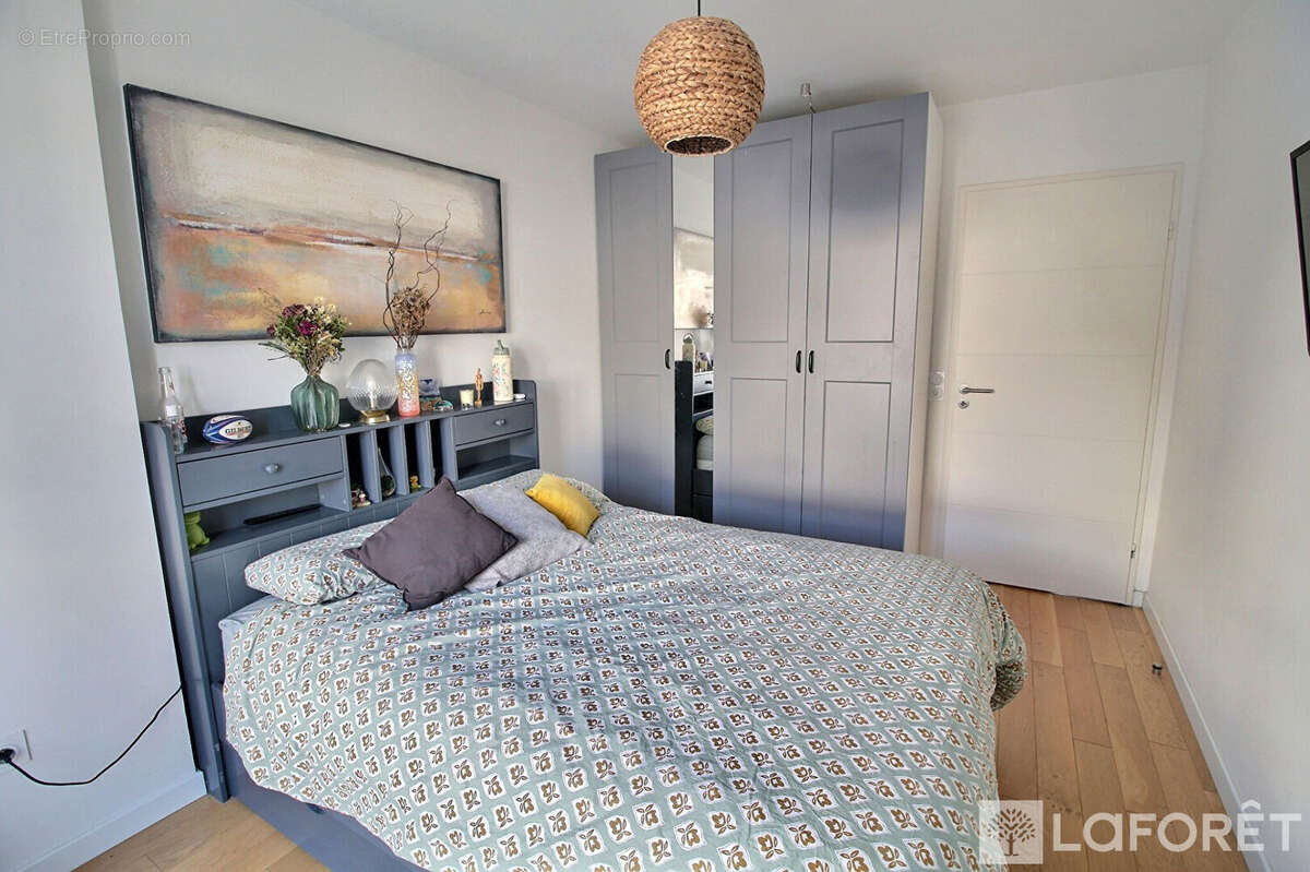 Appartement à LA GARENNE-COLOMBES