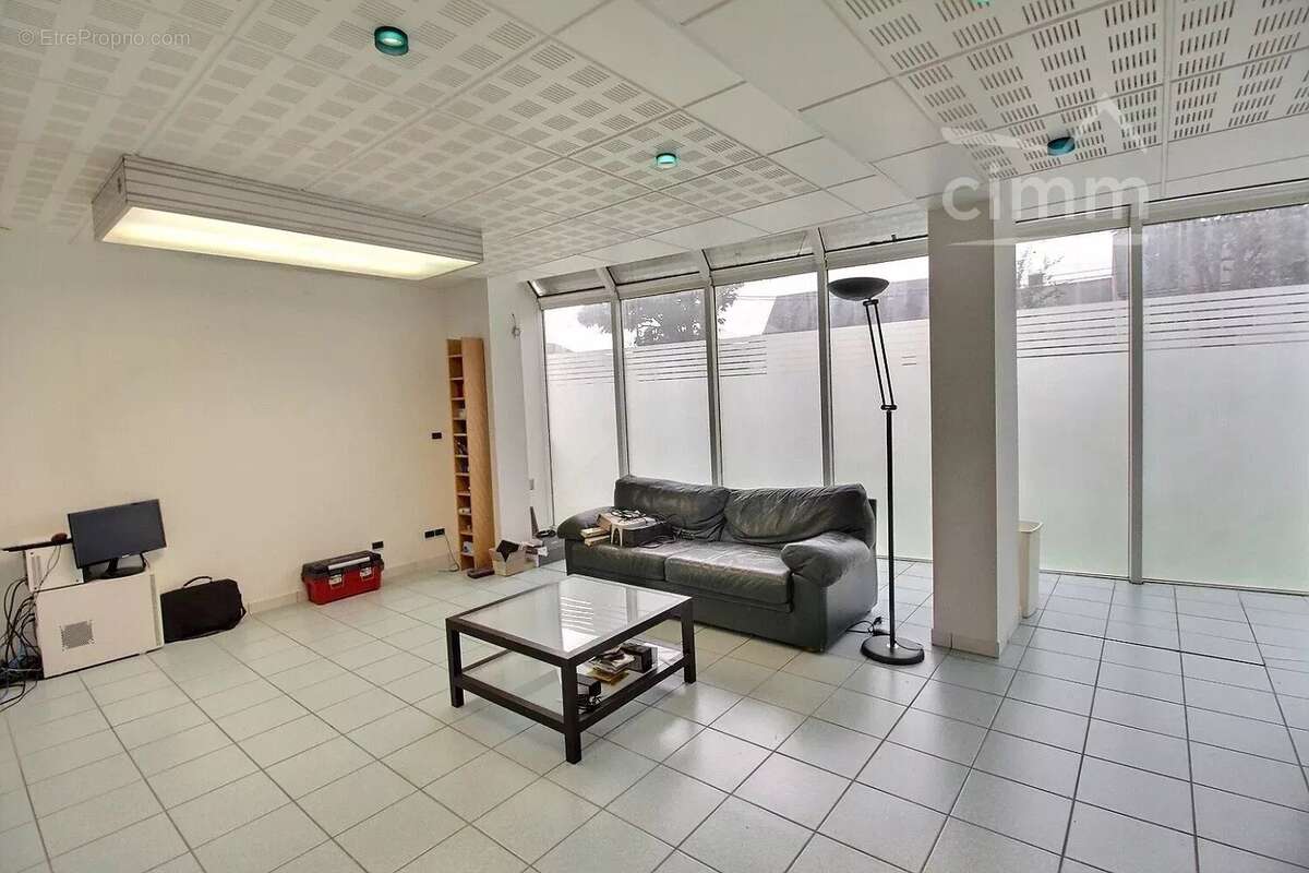 Commerce à JOUE-LES-TOURS