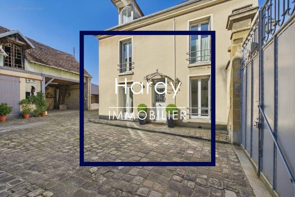 Maison à CERGY