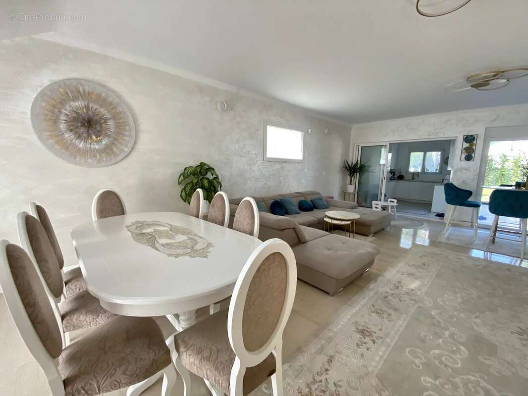 Maison à LE PLESSIS-TREVISE