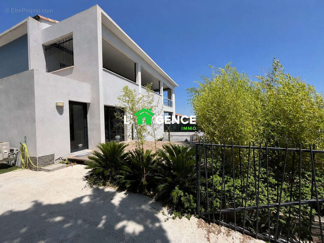 Commerce 53 m² à Martigues  - photo 4