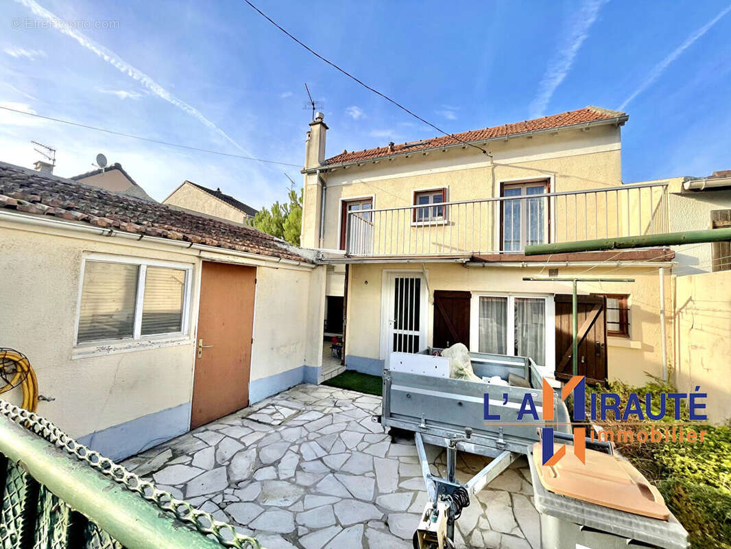 Maison à HOUILLES