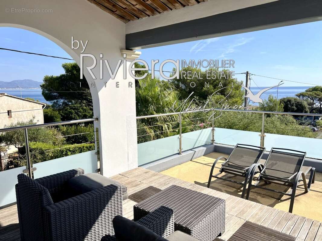 Maison à ROQUEBRUNE-SUR-ARGENS