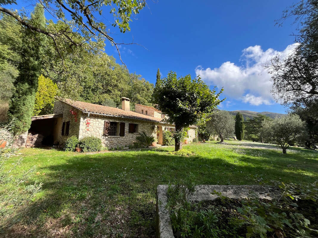 Maison à SAINT-VALLIER-DE-THIEY