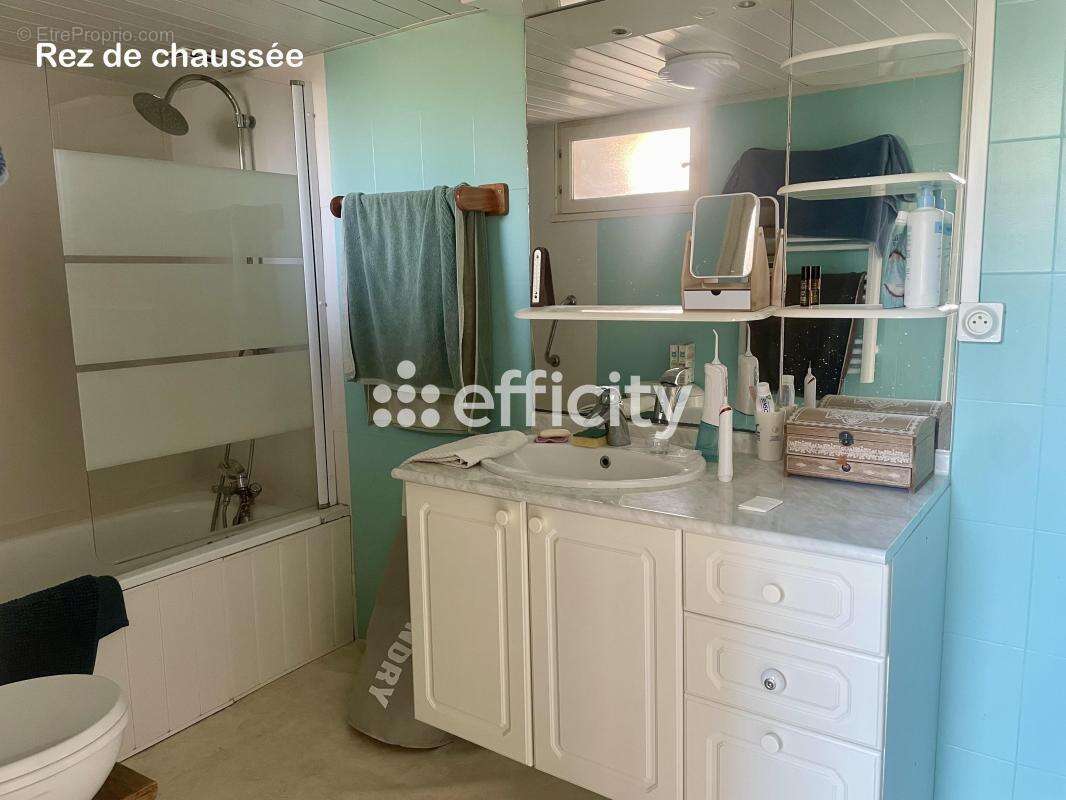 Maison 113 m² à Saint-Just-Luzac  - photo 13