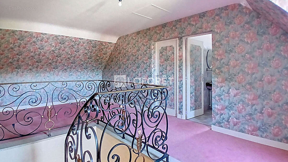 Maison à LA VILLE-DU-BOIS