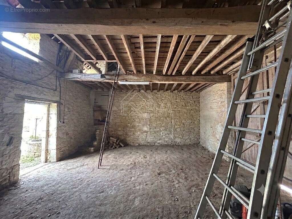 Corps de ferme 7 pièces 182 m² avec dépendances, grange et jardin 855 m² à Gommecourt - photo 26